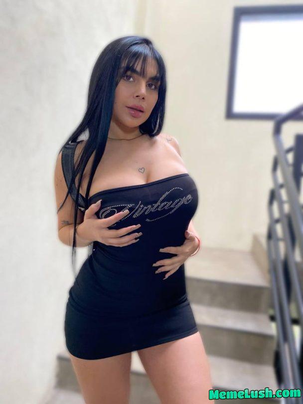 You accept a horny date You accept a horny date