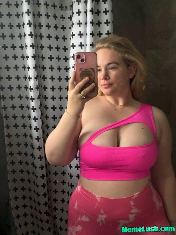 Busty in pink Busty in pink
