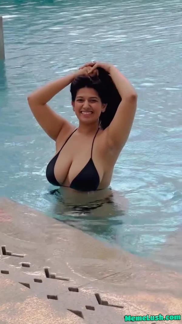 Experts can see B2 Stealth bomber!