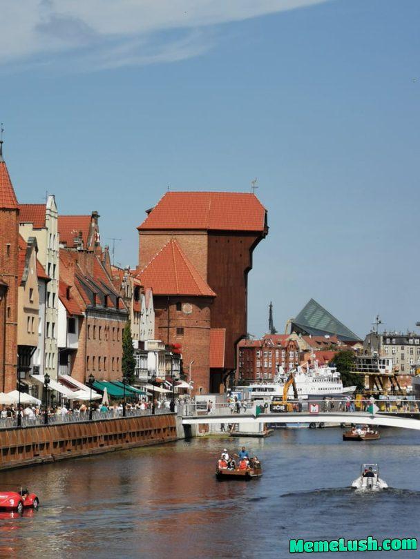 Recognize the building? Recognize the building?