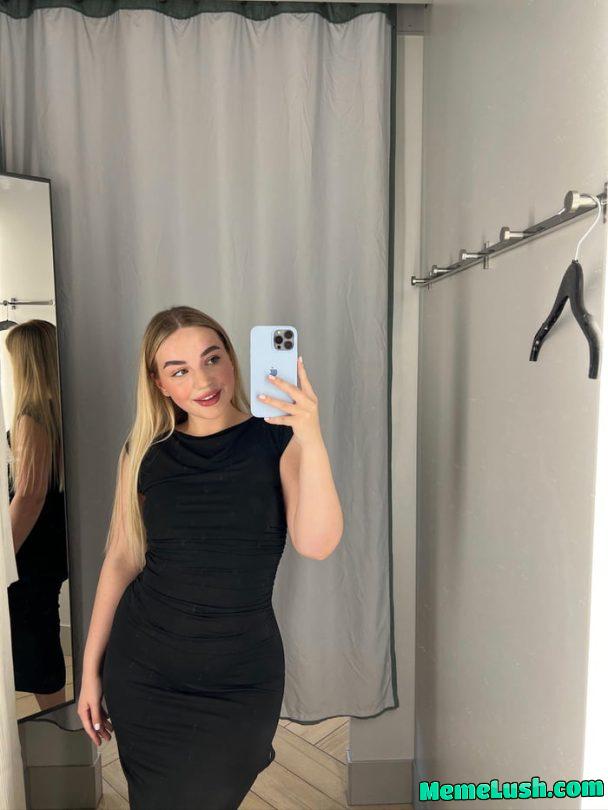 So tight with this black dress So tight with this black dress