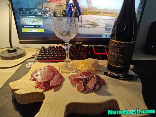 Salami milano, gouda cheese, fuet and a nice red wine. Going for one win or less today. Salami milano, gouda cheese, fuet and a nice red wine. Going for one win or less today.