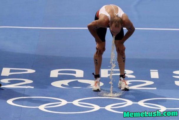 2 seconds after logging into LinkedIn: 2 seconds after logging into LinkedIn: