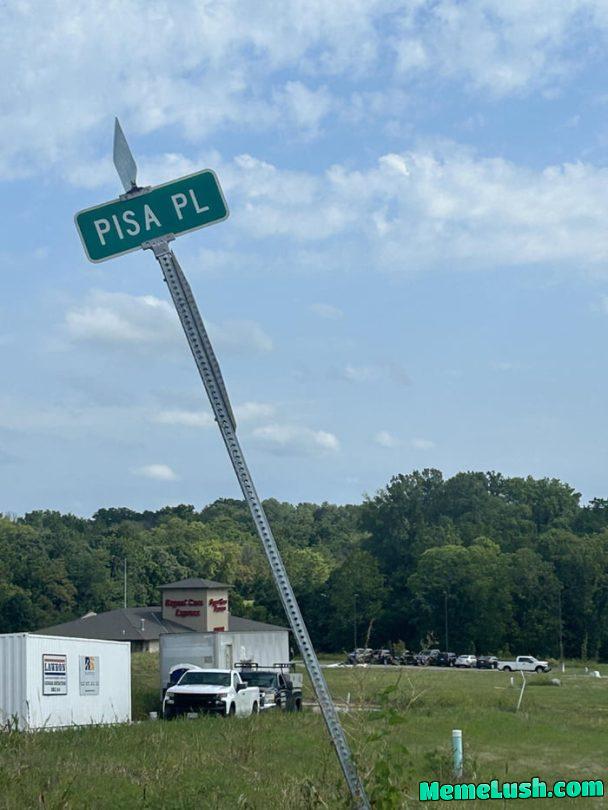 The leaning street sign of Pisa