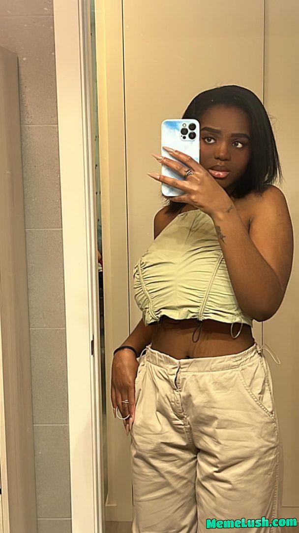 Busty Latina At your service ;) Busty Latina At your service ;)