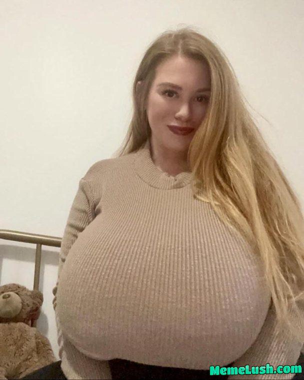 Itβs becoming sweater weather Itβs becoming sweater weather