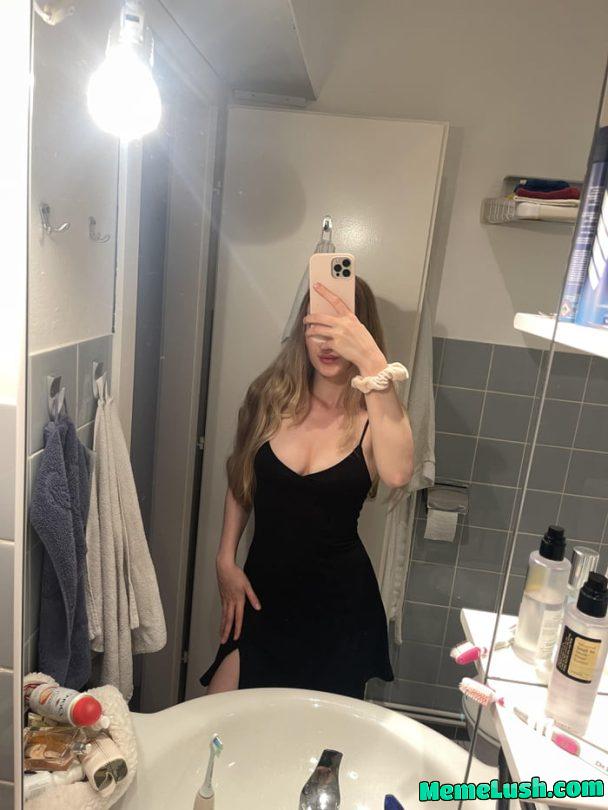 Hii :) Please ignore the messy bathroom