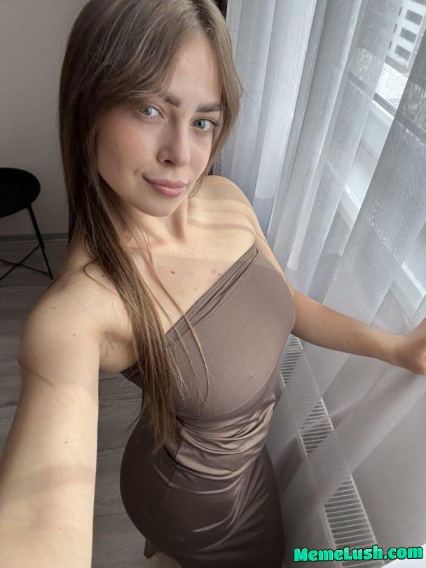 First post here, lovely tight dress