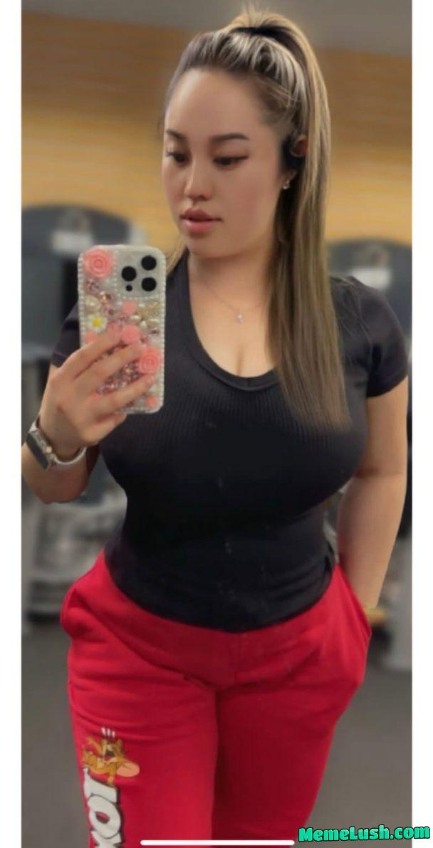 Check out the slim waist