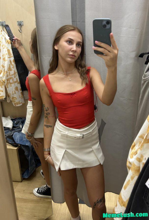 Do you like this red and white combo?❤️🤍