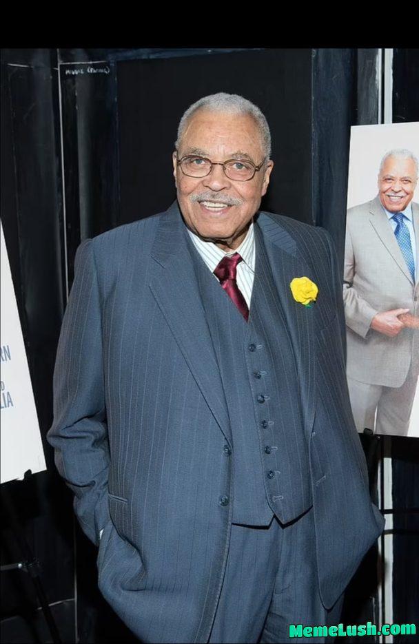 RIP James Earl Jones. Thanks for being the voice of Darth Vader and Mufasa.