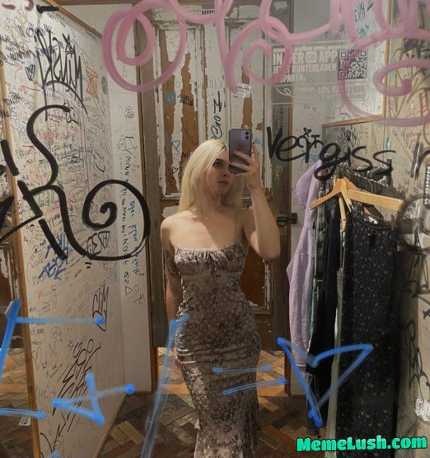 Experimenting in wardrobe alone π Experimenting in wardrobe alone π