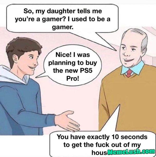 Heβs a PC gamer Heβs a PC gamer